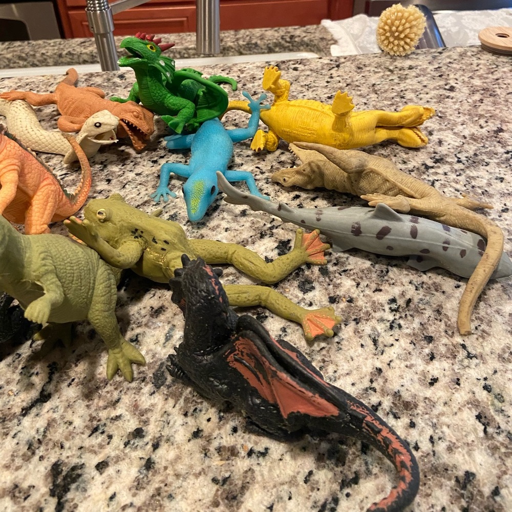 Bag of 20 squishy, stretchy animals, and mammals